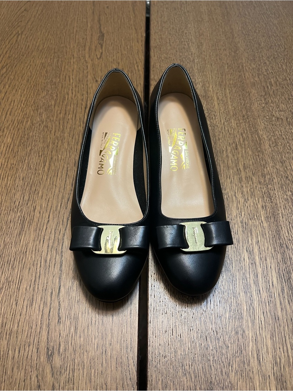 Salvatore Ferragamo Vara Bow Black Patent Leather Pump, Size 8D (WIDE)